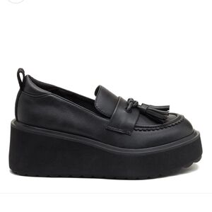 NIB Rocket Dog Harper Platform Loafers.